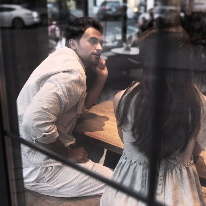 A list of red flags and warning signs that indicate you may be in a situationship rather than a committed relationship.